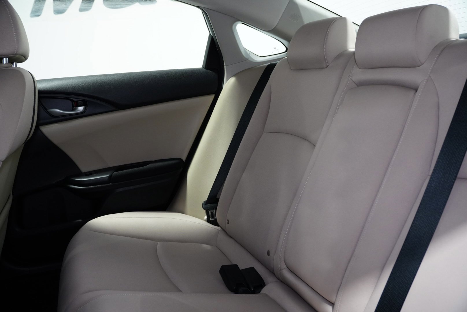 Used 2019 Honda Civic EX image 18