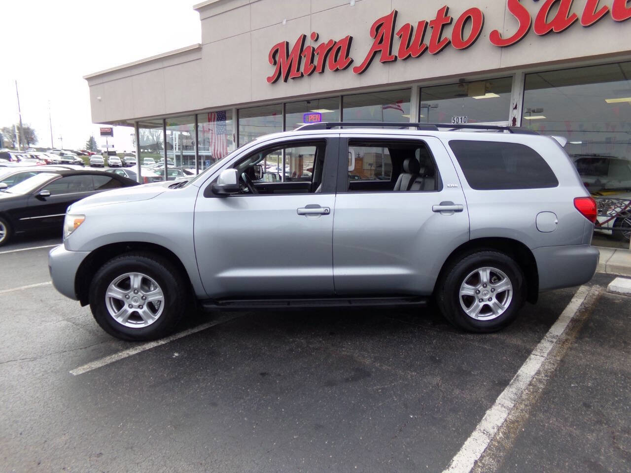 Used 2011 Toyota Sequoia SR5 w/ Premium Pkg AWD/4WD image 2
