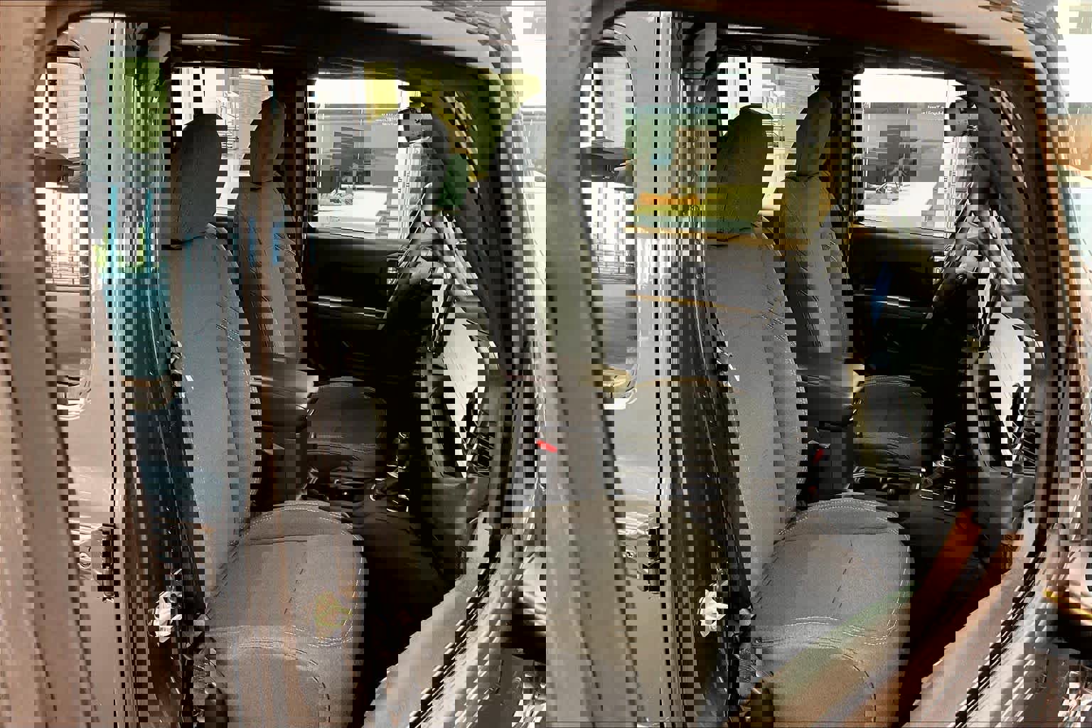 Used 2024 Jeep Gladiator Sport image 9