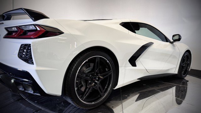 Used 2024 Chevrolet Corvette Stingray Premium Cpe w/ Z51 Performance Package RWD image 28