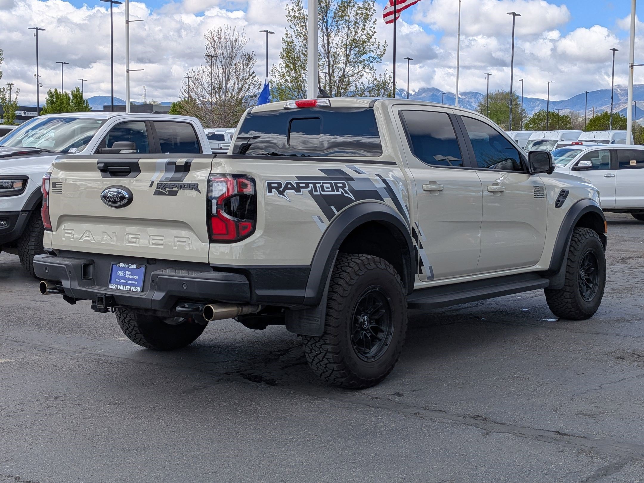 Certified 2025 Ford Ranger Raptor AWD/4WD image 3