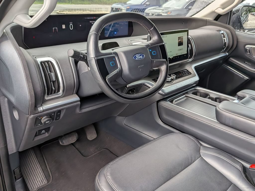 Used 2025 Ford Expedition Max Platinum AWD/4WD image 34