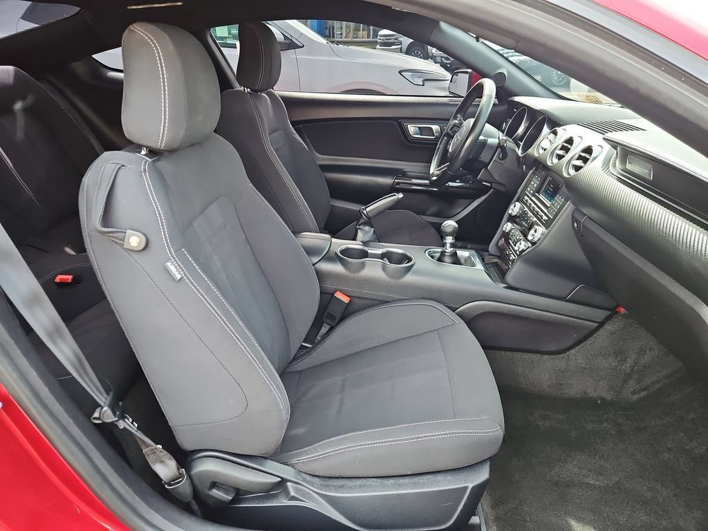 Used 2018 Ford Mustang Coupe RWD image 28