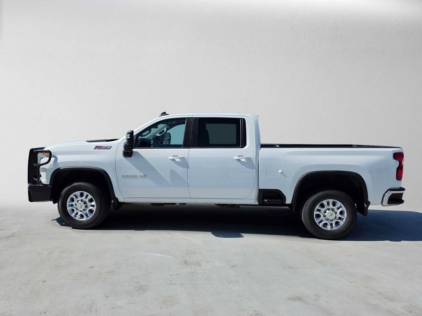 Used 2022 Chevrolet Silverado 2500 LT w/ Convenience Package AWD/4WD image 6