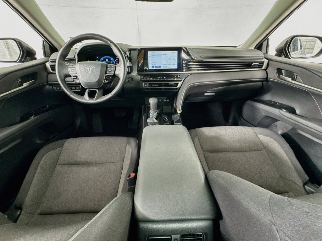 Used 2025 Toyota Camry LE w/ Convenience Package FWD image 30
