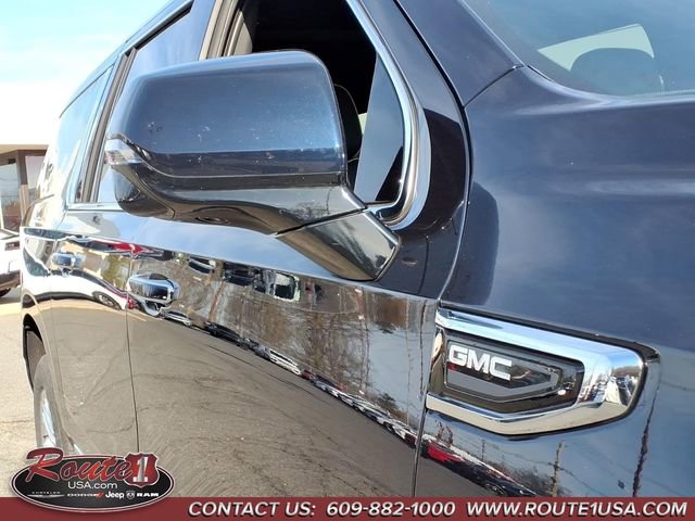 Used 2023 GMC Yukon XL SLT w/ SLT Premium Package image 11