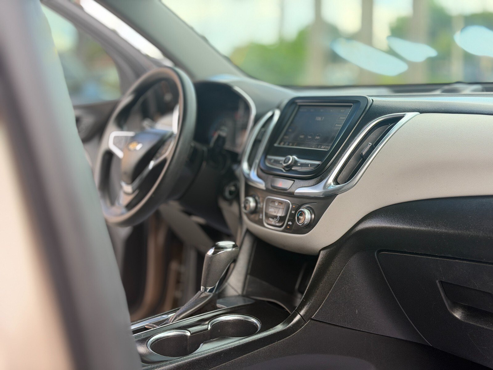 Used 2019 Chevrolet Equinox LS w/ LPO, Blackout Package FWD image 14