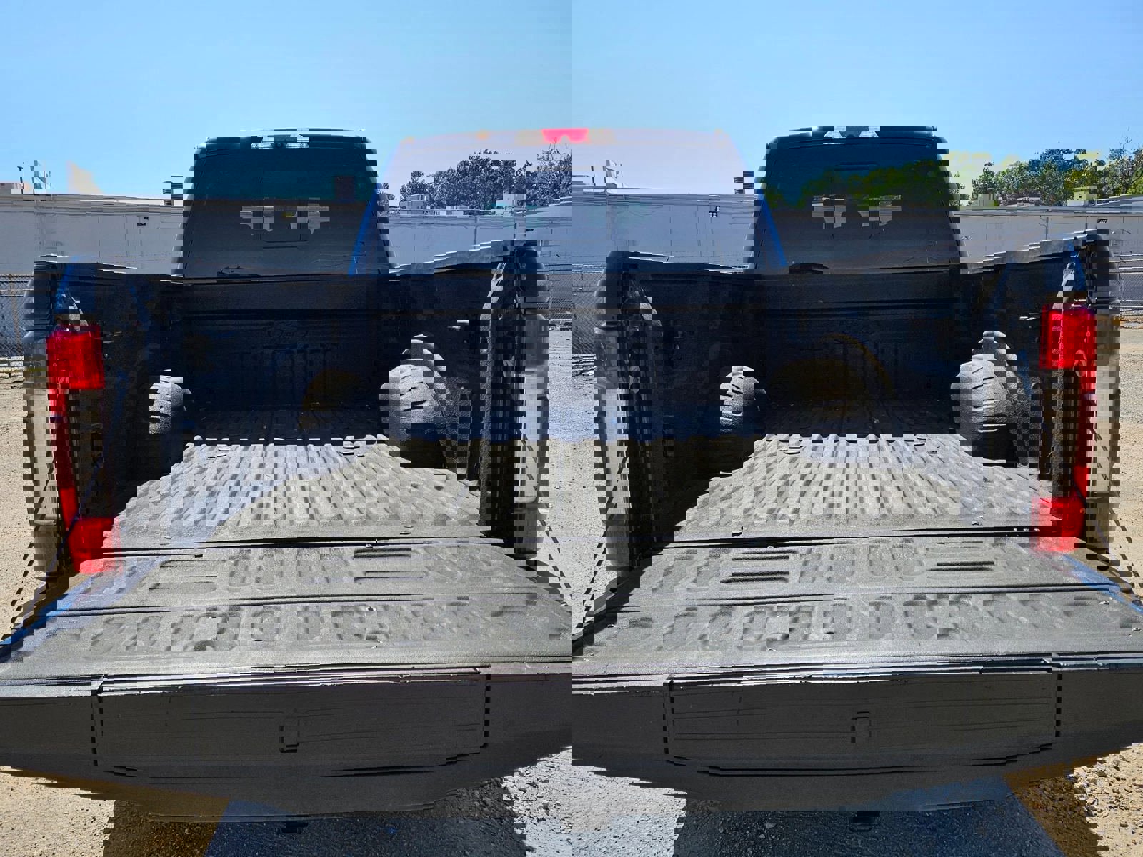 Used 2019 Ford F250 Platinum w/ Platinum Ultimate Package image 4