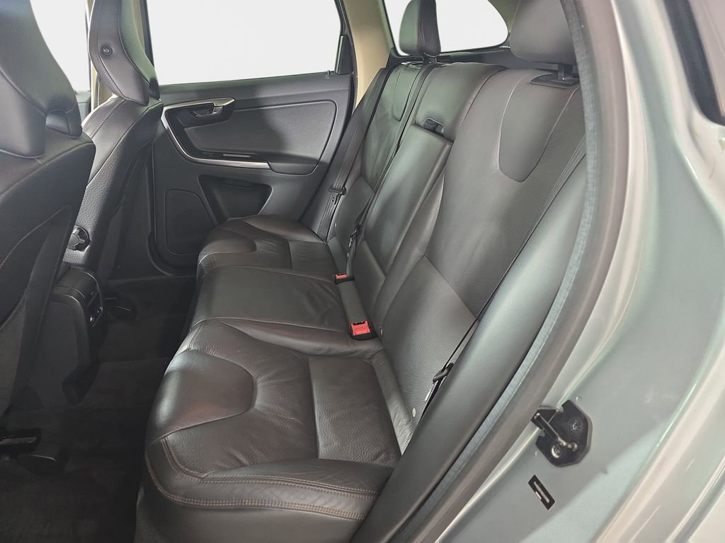 Used 2013 Volvo XC60 T6 AWD/4WD image 17