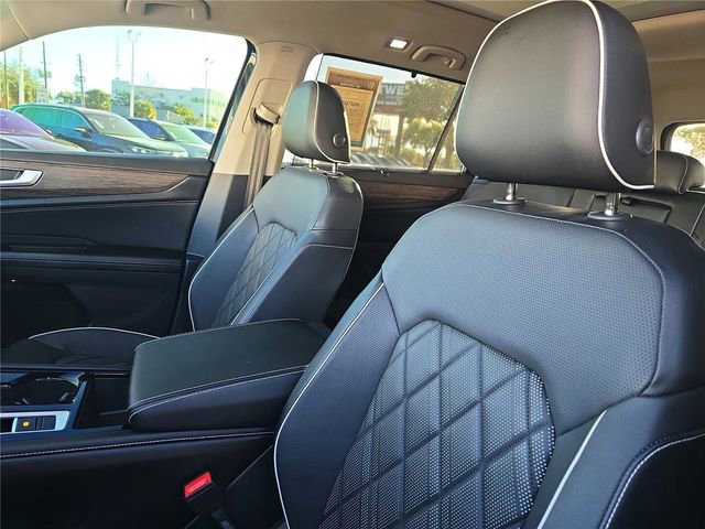 Used 2024 Volkswagen Atlas SEL Premium R-Line image 19