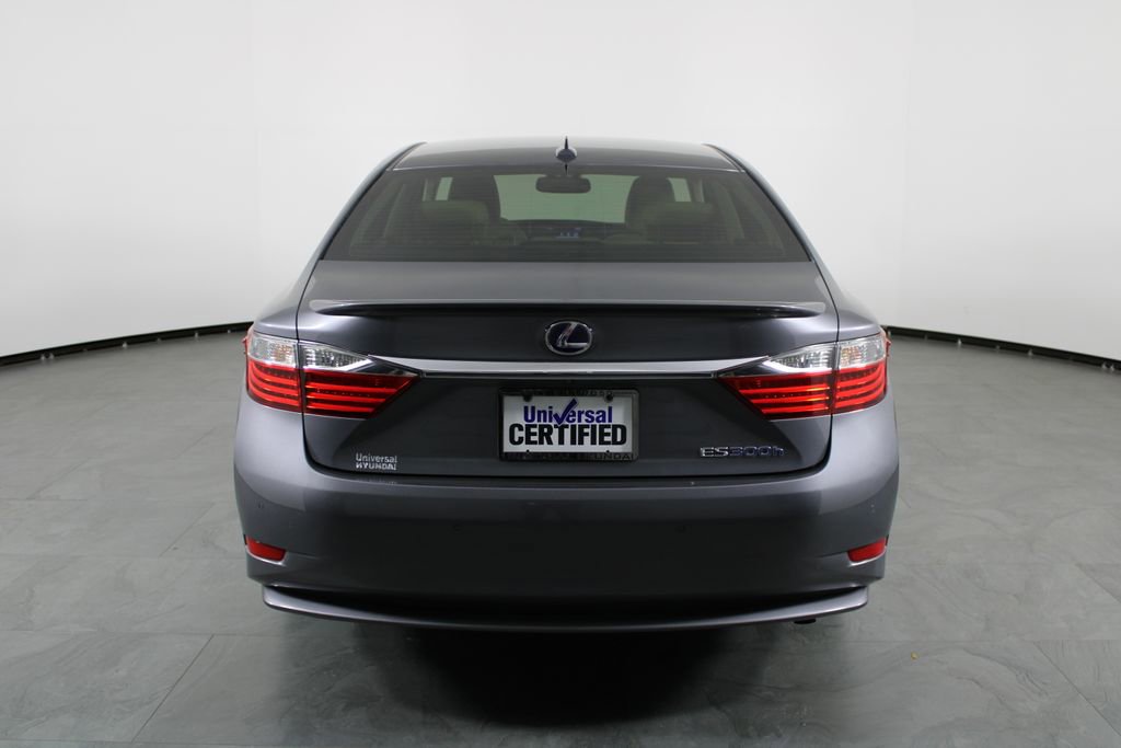 Used 2014 Lexus ES 300h w/ Luxury Package w/Bamboo Trim image 10