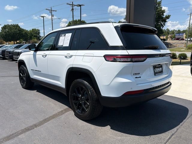 Used 2024 Jeep Grand Cherokee Altitude AWD/4WD image 6