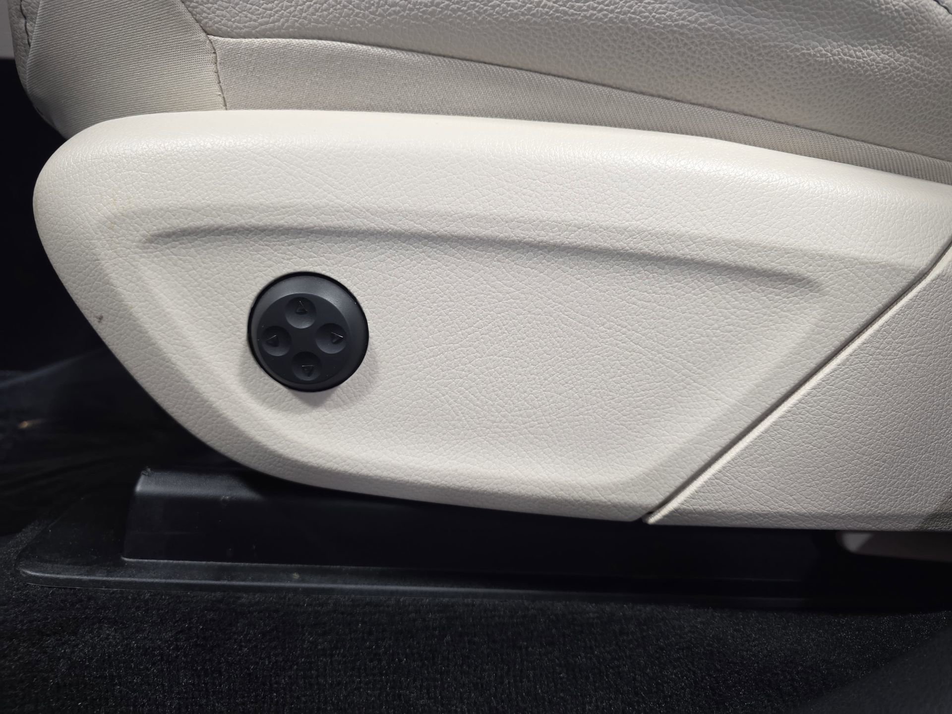 Certified 2024 Mercedes-Benz GLE 350 4MATIC image 28