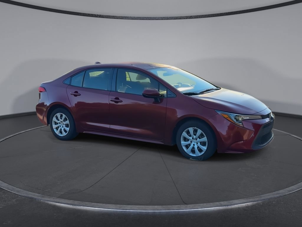 Used 2022 Toyota Corolla LE FWD image 2