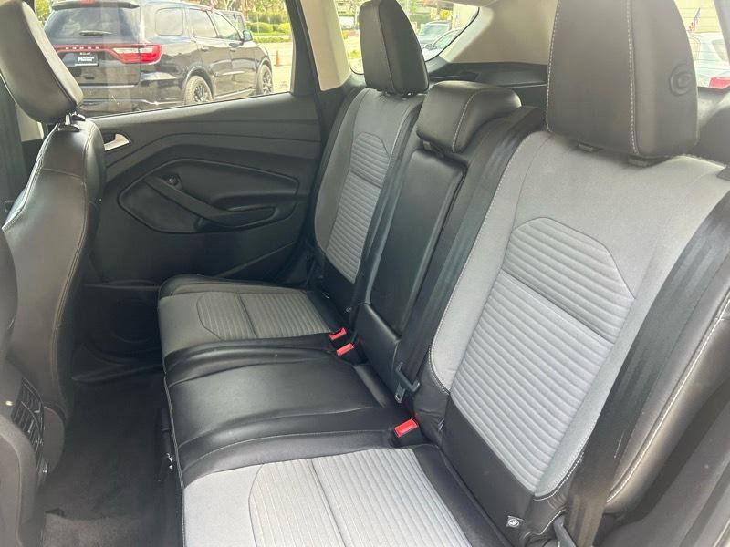 Used 2018 Ford Escape SE w/ SE Sport Appearance Package image 15