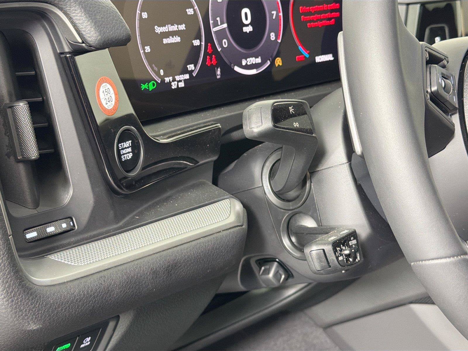 Certified 2025 Porsche Cayenne Coupe AWD/4WD image 33