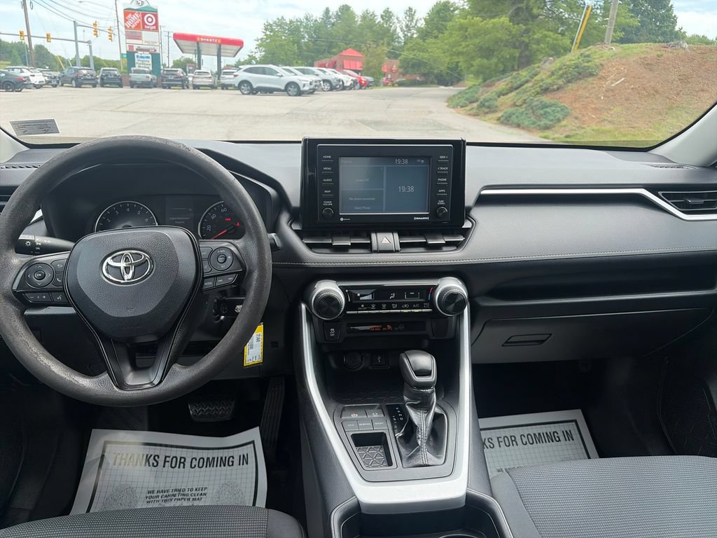 Used 2020 Toyota RAV4 LE FWD image 13