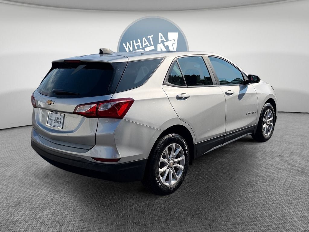 Used 2021 Chevrolet Equinox LS FWD image 3