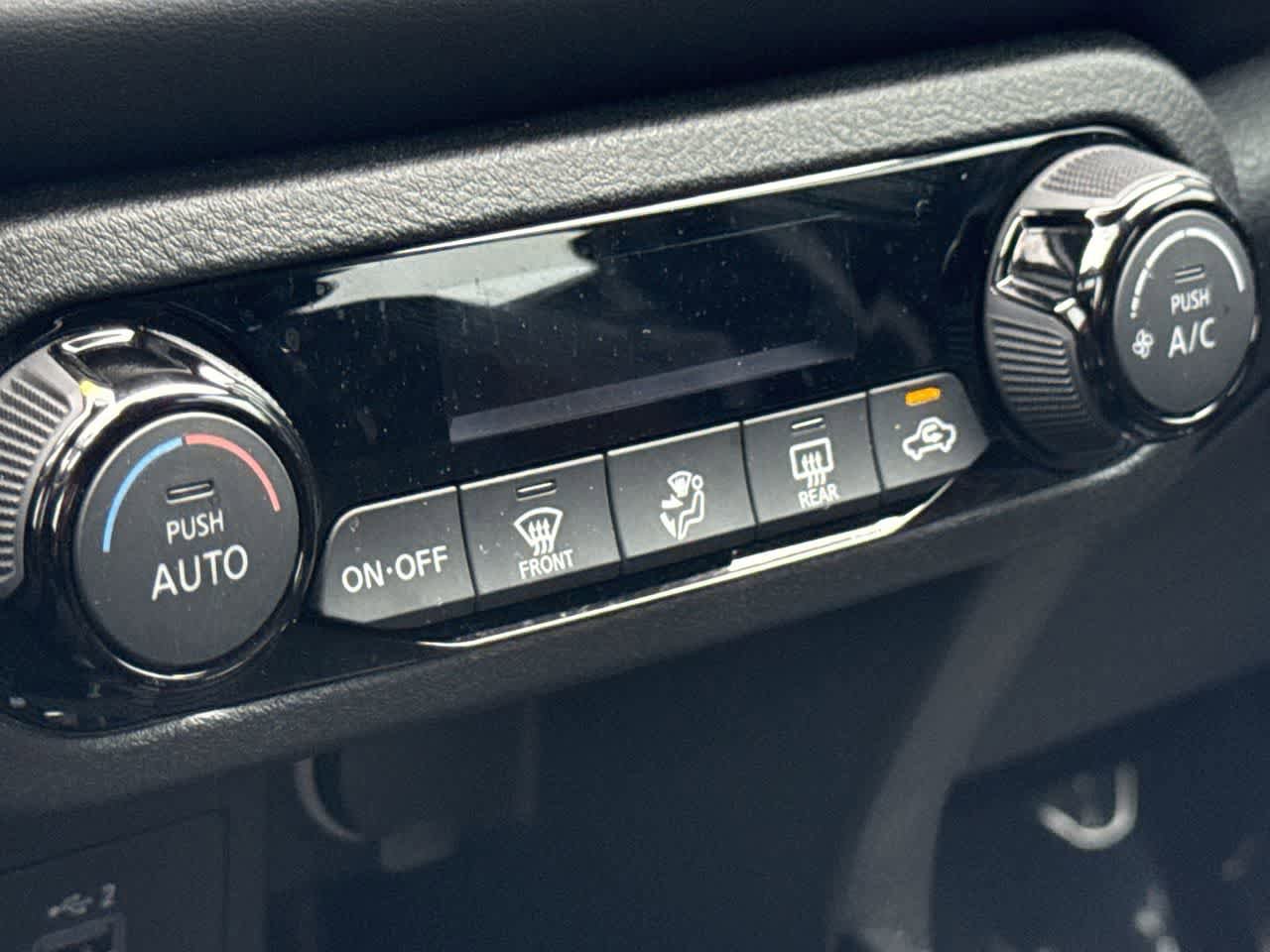 Used 2023 Nissan Kicks SR FWD image 20