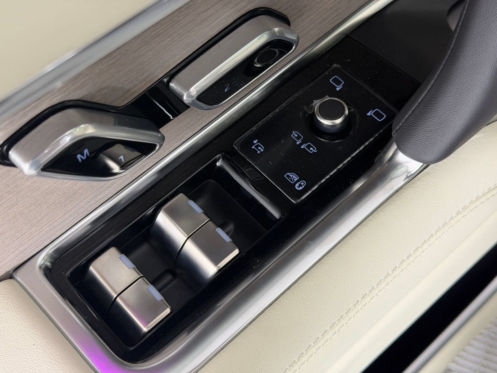 New 2026 Land Rover Range Rover SE AWD/4WD image 26