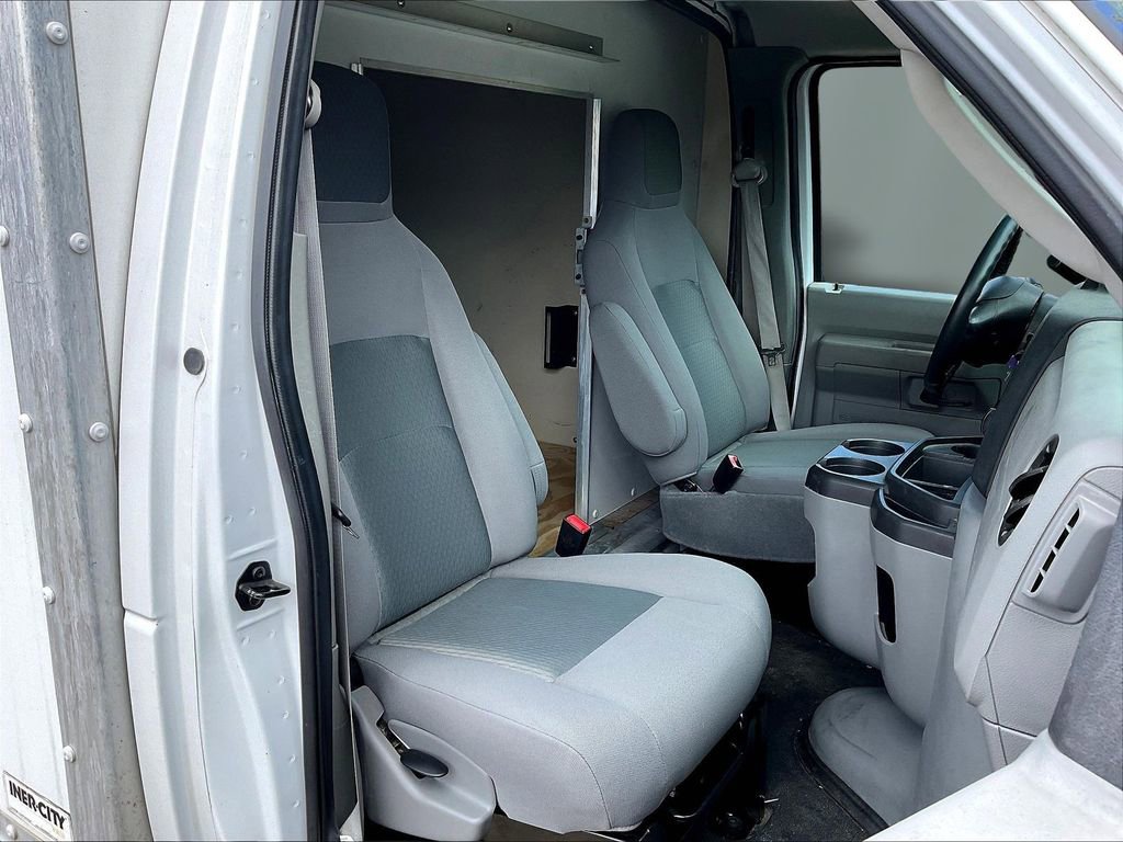 Used 2016 Ford E-350 and Econoline 350 Super Duty RWD image 25