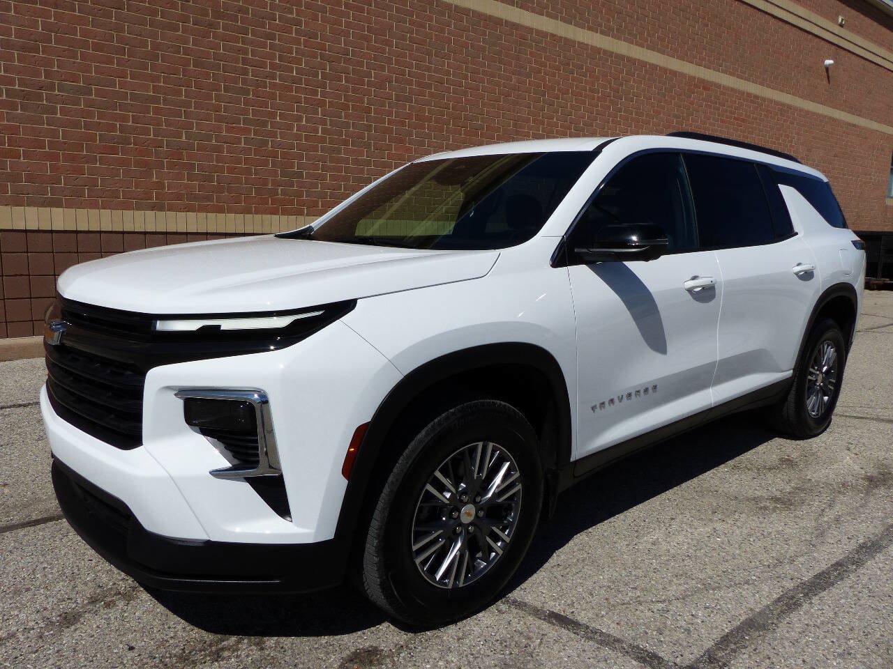 Used 2026 Chevrolet Traverse LT w/ Driver Confidence Package AWD/4WD image 6