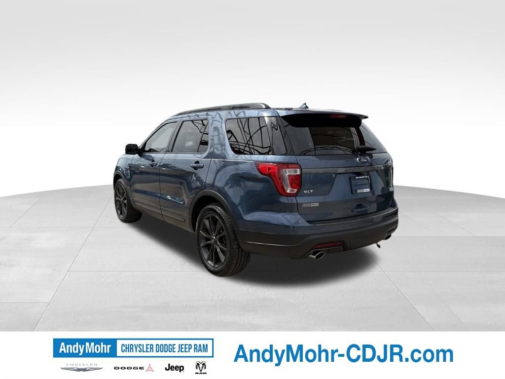 Used 2018 Ford Explorer XLT w/ Equipment Group 202A FWD image 5