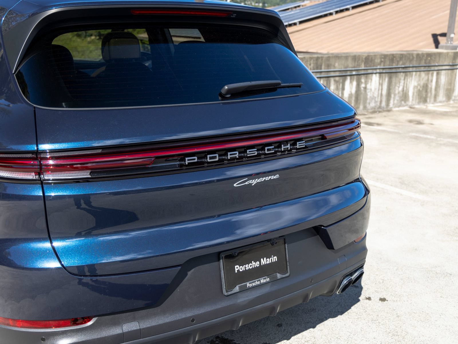 Certified 2025 Porsche Cayenne AWD/4WD image 22
