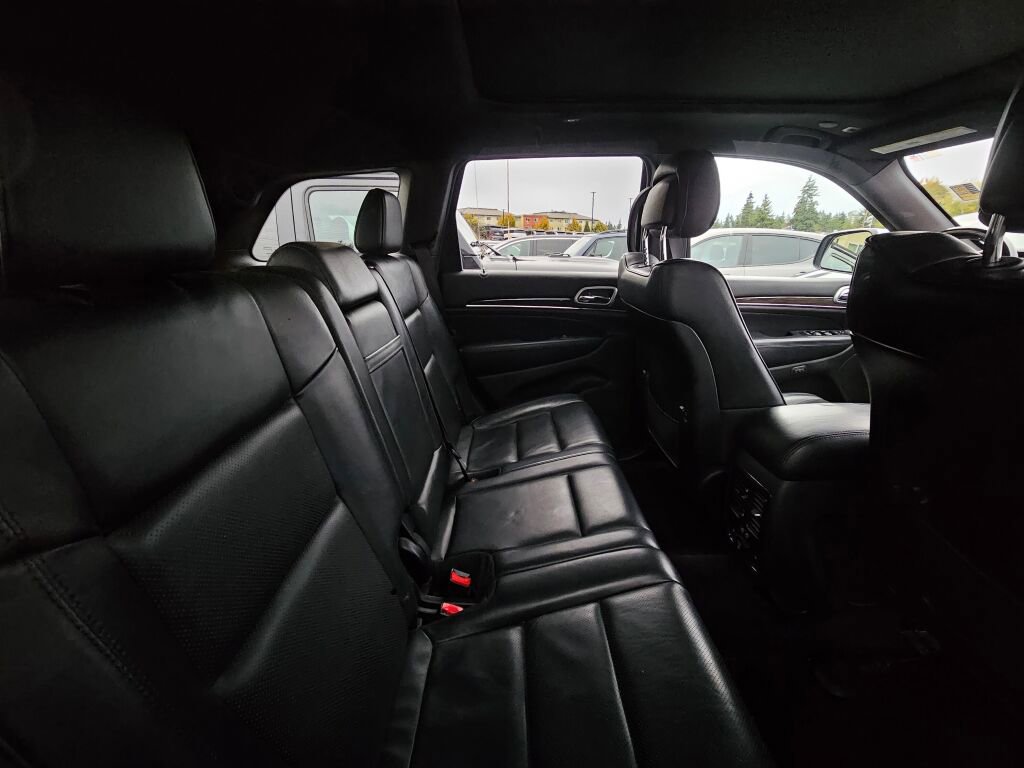 Used 2018 Jeep Grand Cherokee Overland image 12