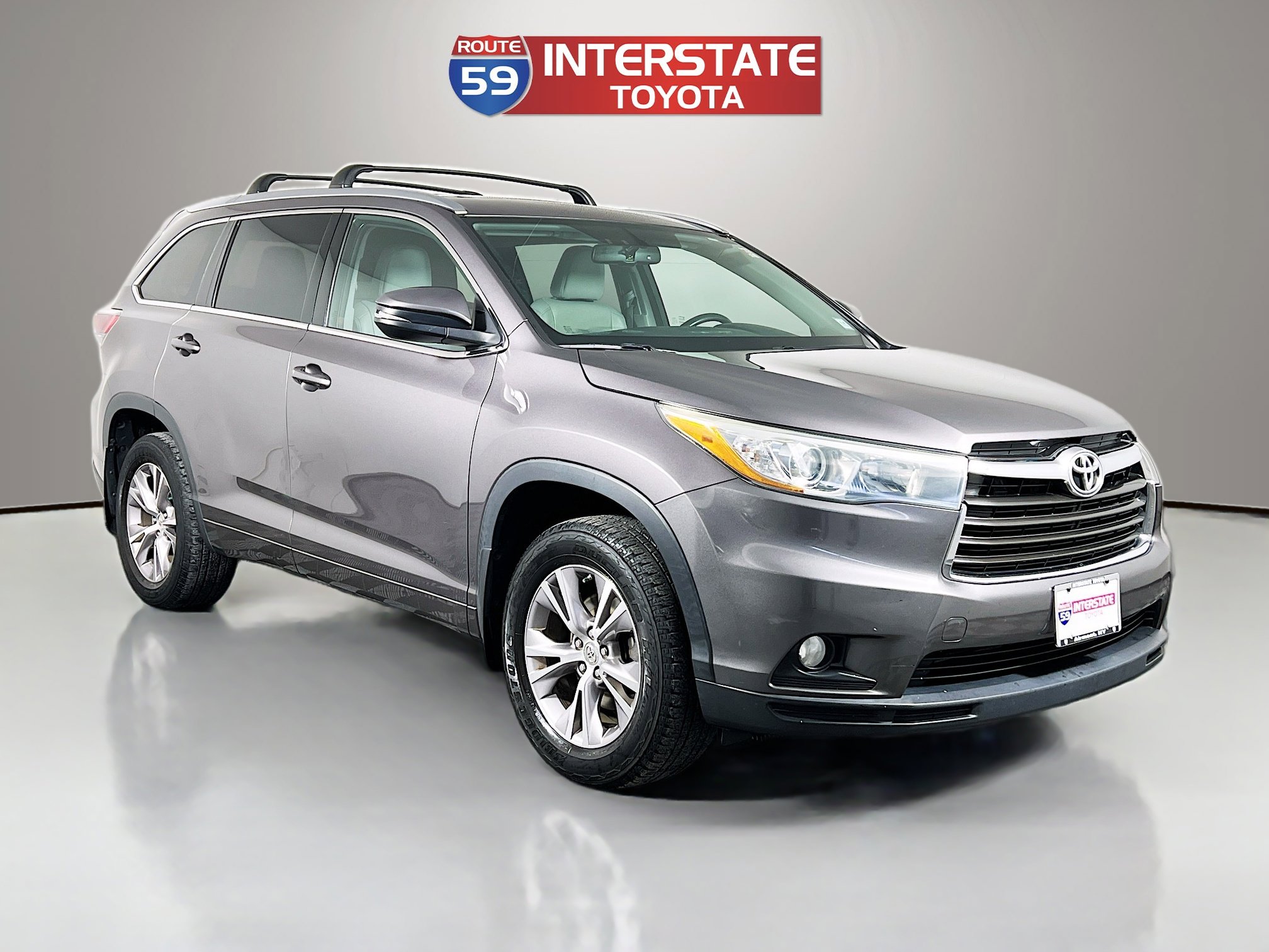 Used 2015 Toyota Highlander XLE image 1