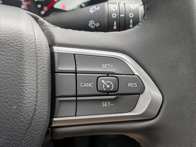 Used 2023 Jeep Compass Latitude w/ Sun and Sound Group AWD/4WD image 15