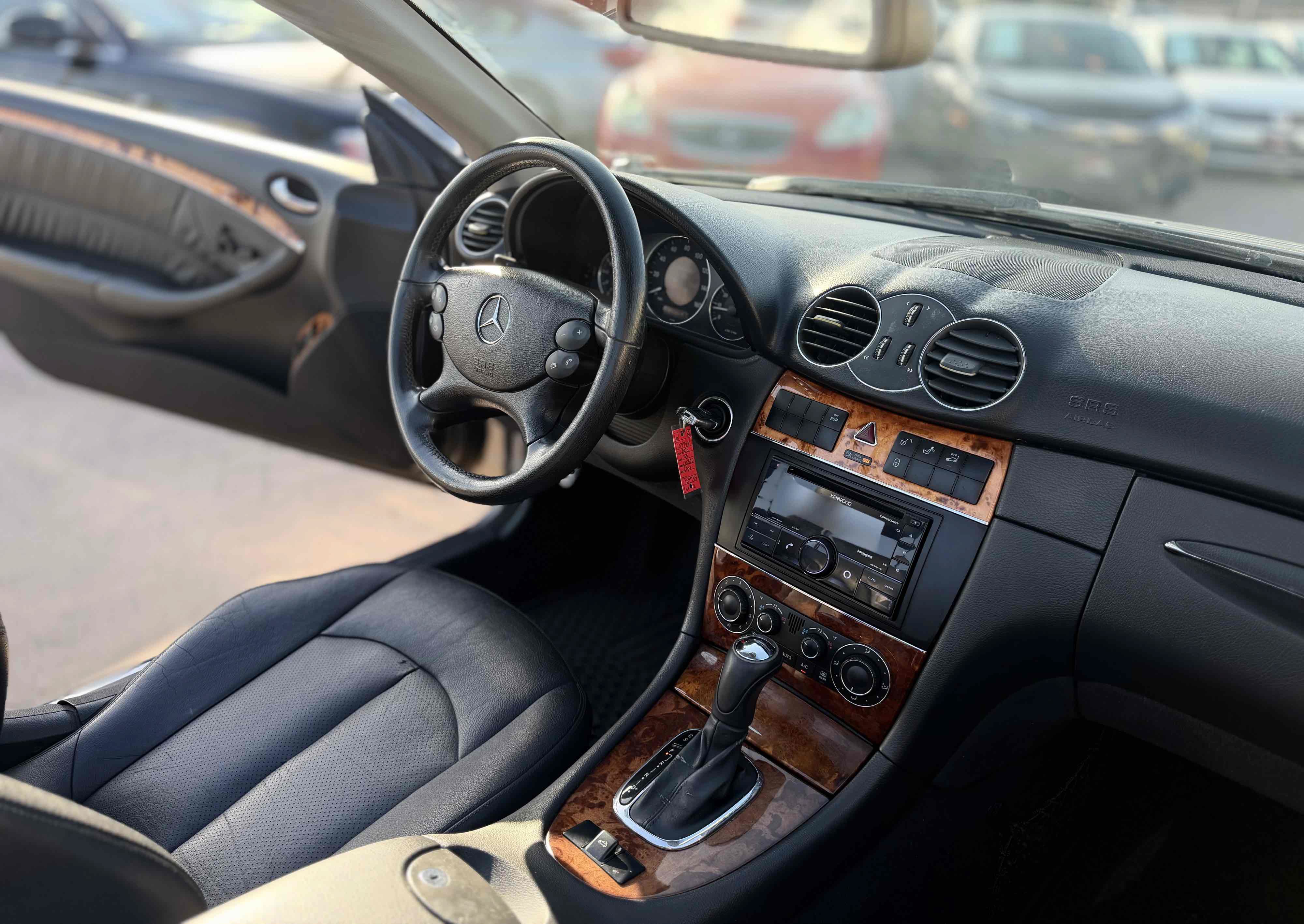 Used 2005 Mercedes-Benz CLK 320 Cabriolet image 28