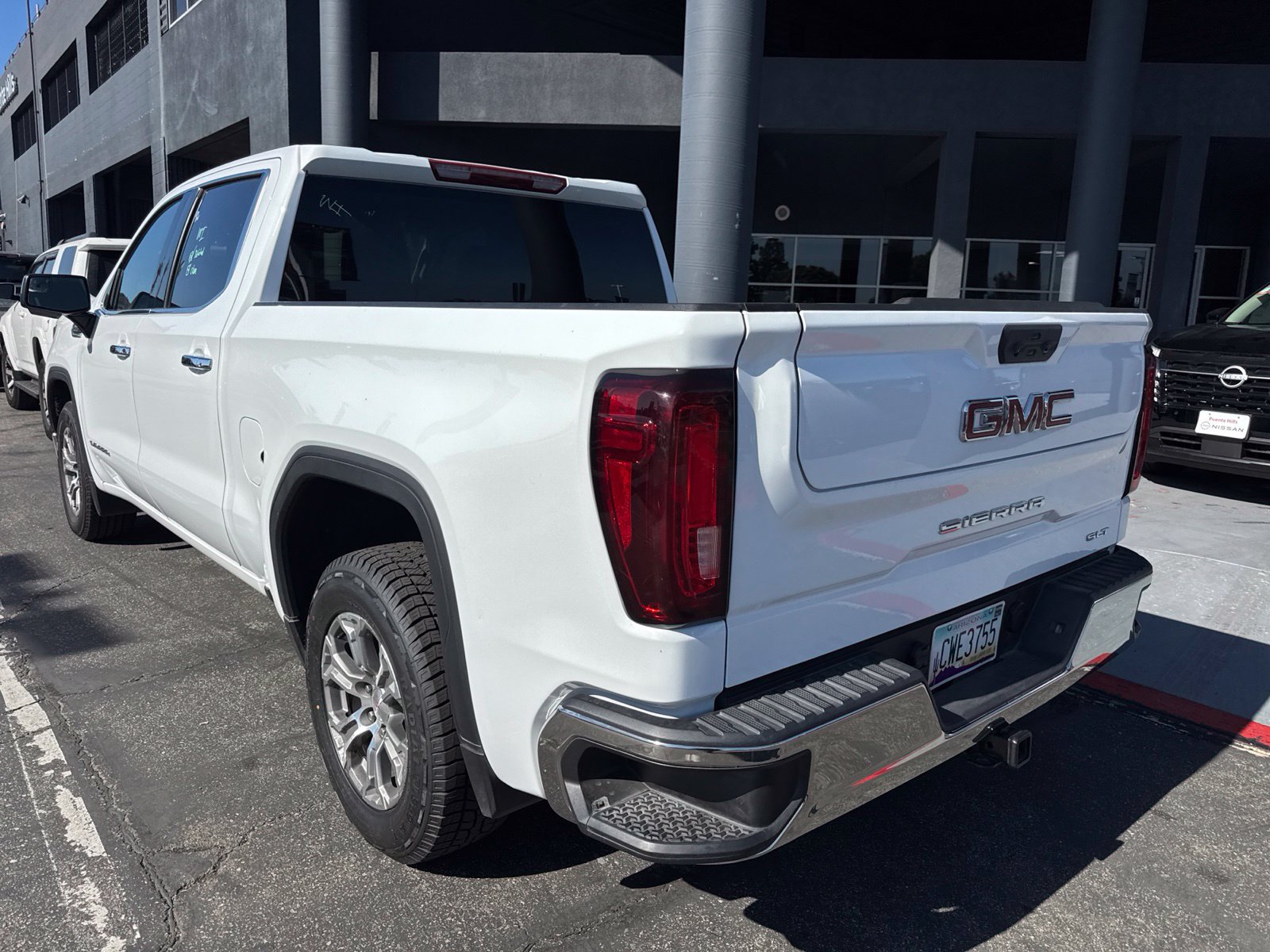 Used 2025 GMC Sierra 1500 SLT RWD image 3