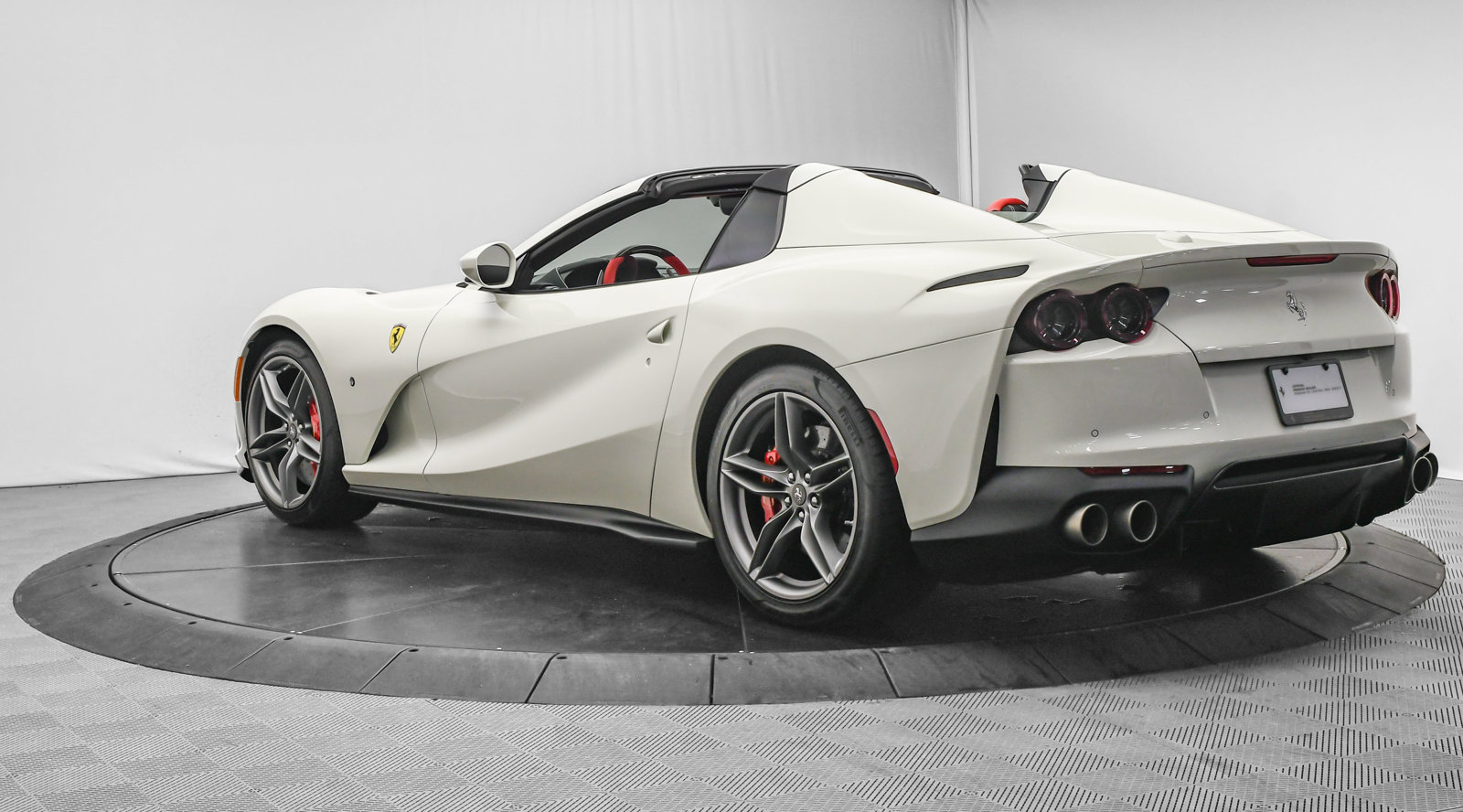 Used 2022 Ferrari 812 GTS RWD image 5