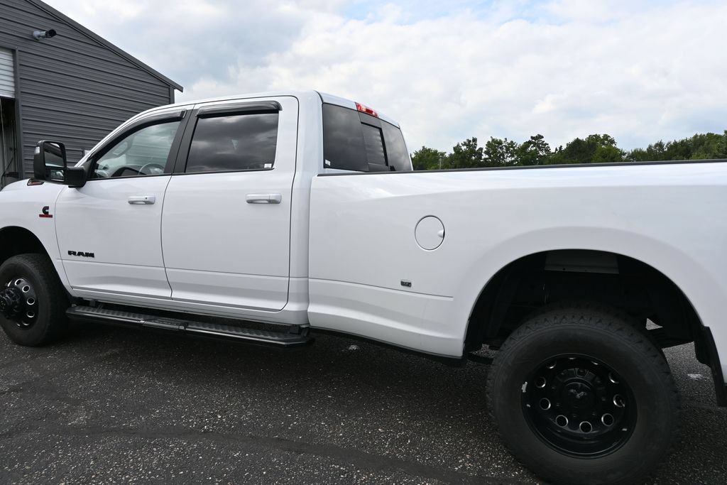 Used 2024 RAM 3500 Big Horn w/ Night Edition AWD/4WD image 18