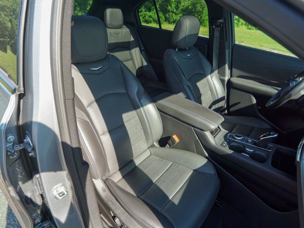 Used 2024 Cadillac XT4 Sport FWD image 31
