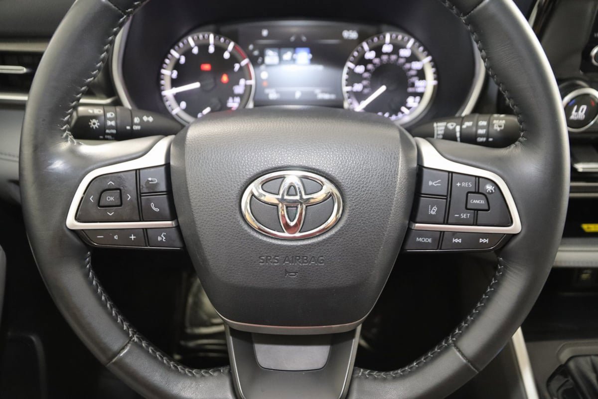 Used 2023 Toyota Highlander XLE image 37