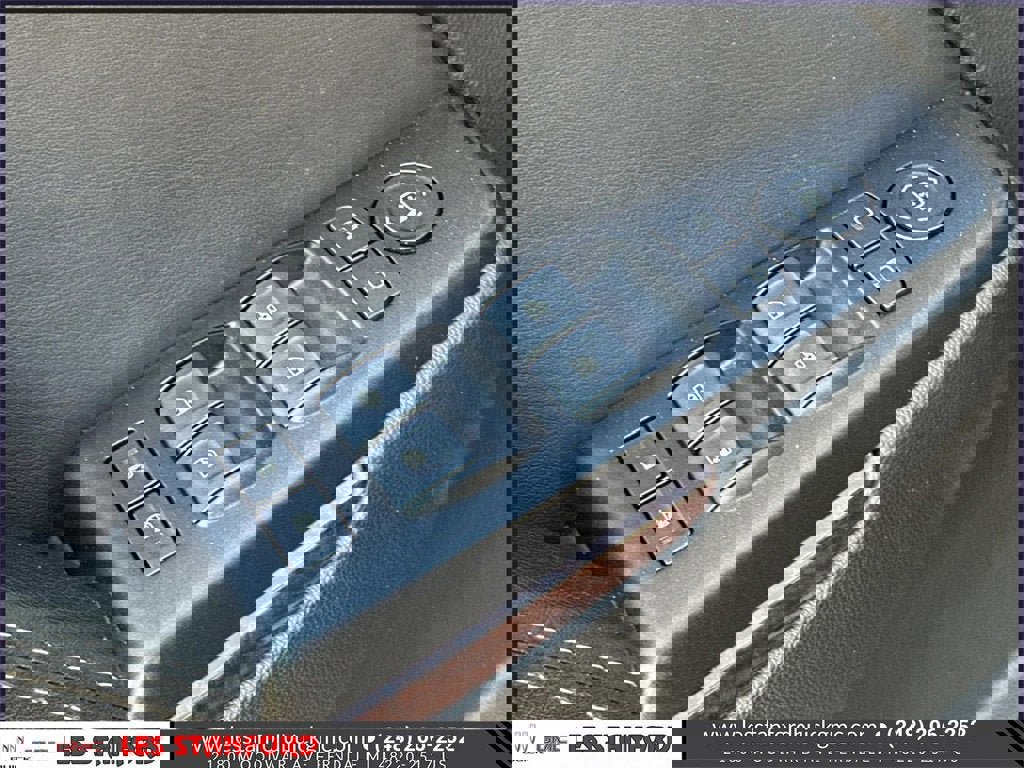 Used 2018 GMC Yukon XL SLT image 18