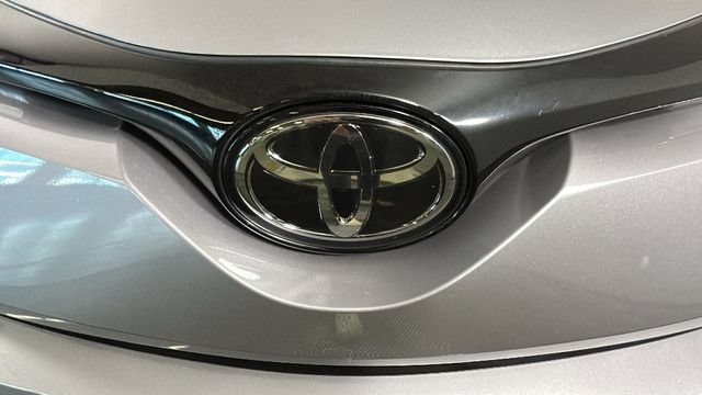Used 2018 Toyota C-HR XLE FWD image 8