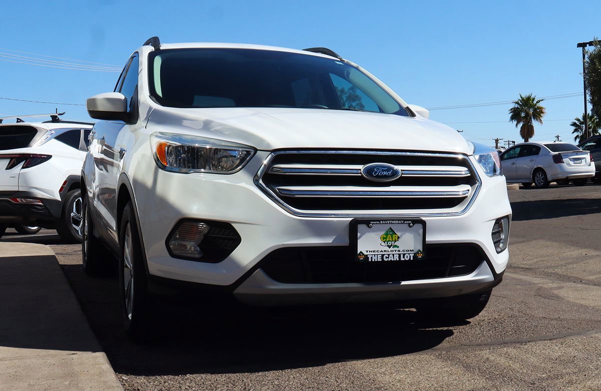 Used 2018 Ford Escape SE image 18