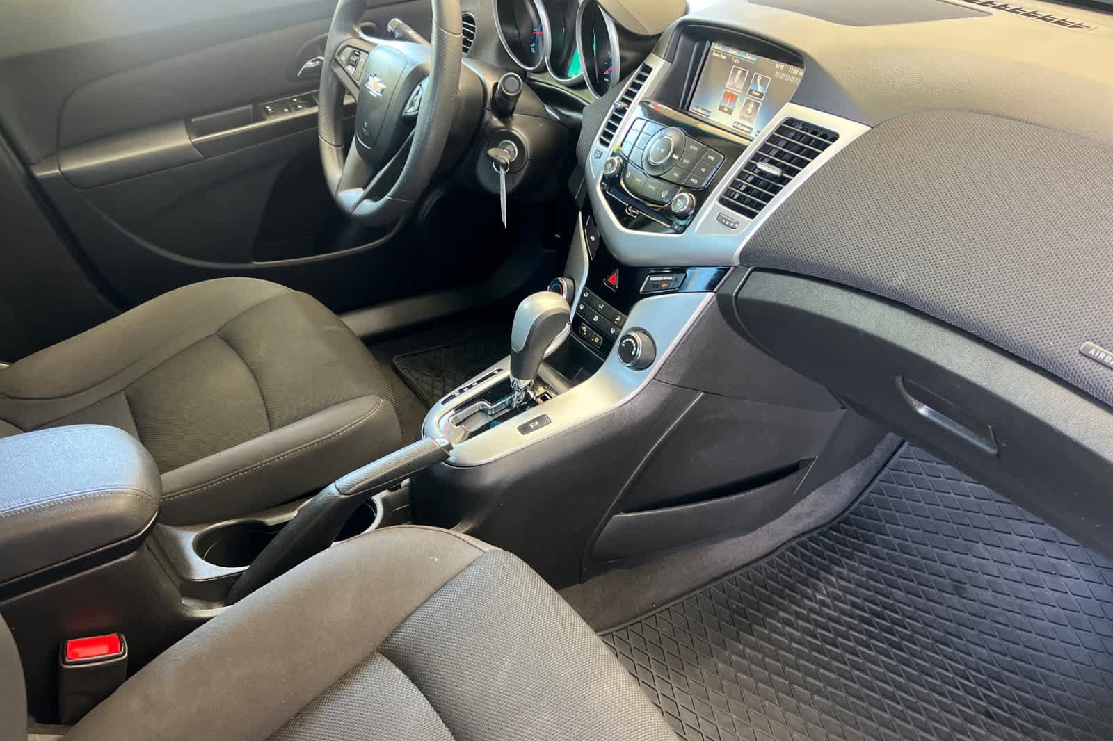 Used 2016 Chevrolet Cruze LT FWD image 15
