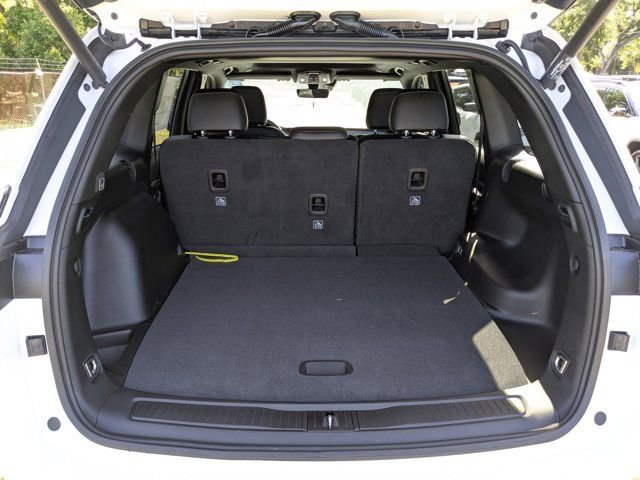 New 2026 Jeep Grand Cherokee Altitude image 12