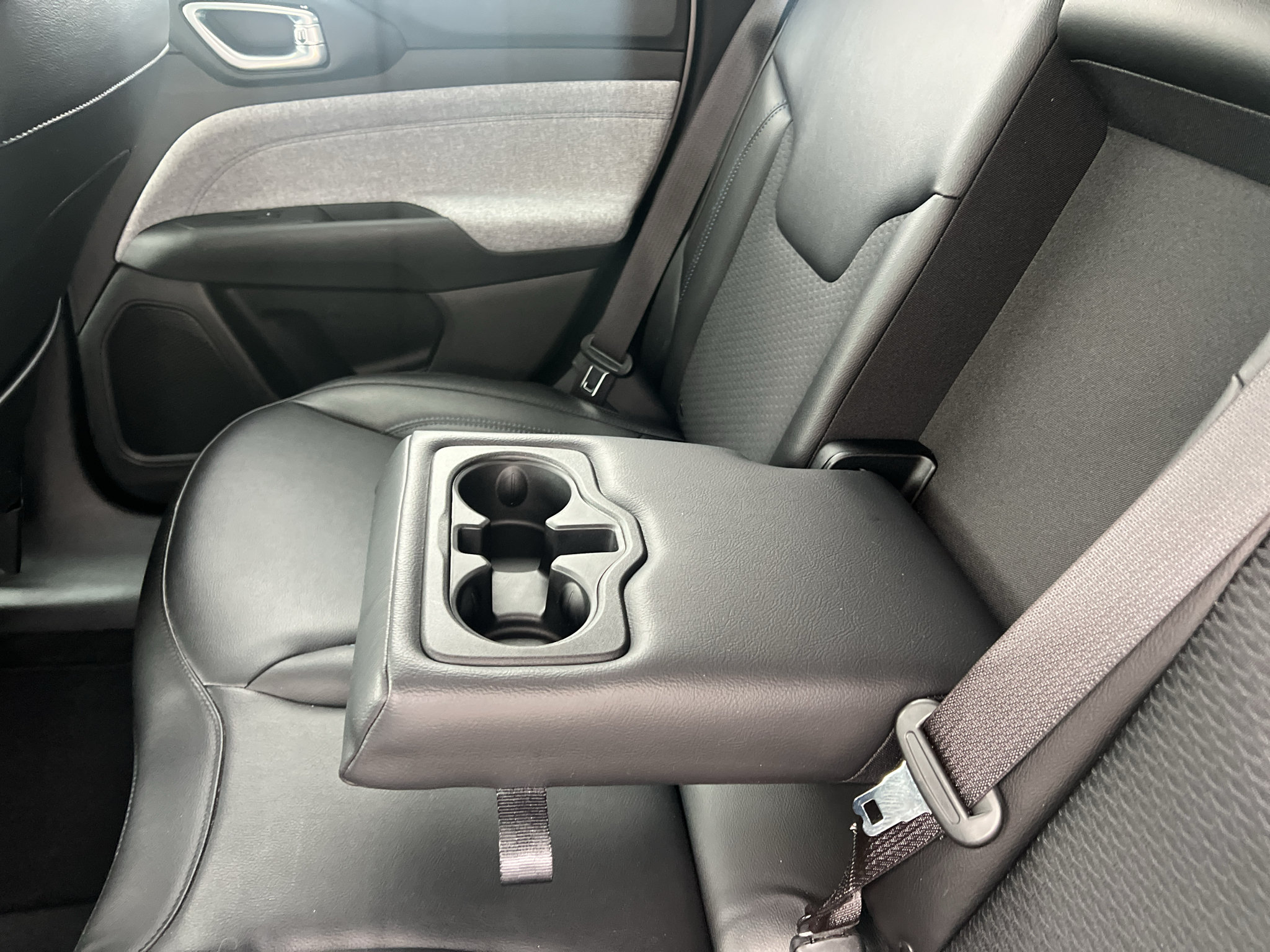 Used 2022 Jeep Compass Latitude FWD image 18