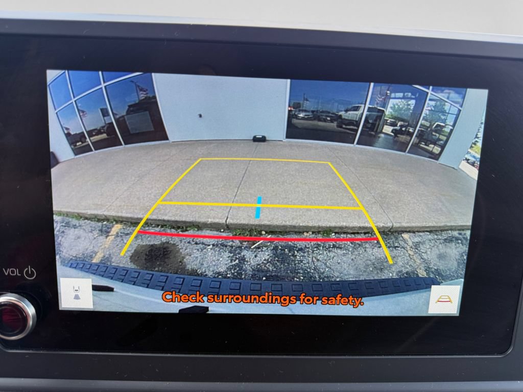 Used 2025 Toyota 4Runner SR5 AWD/4WD image 28