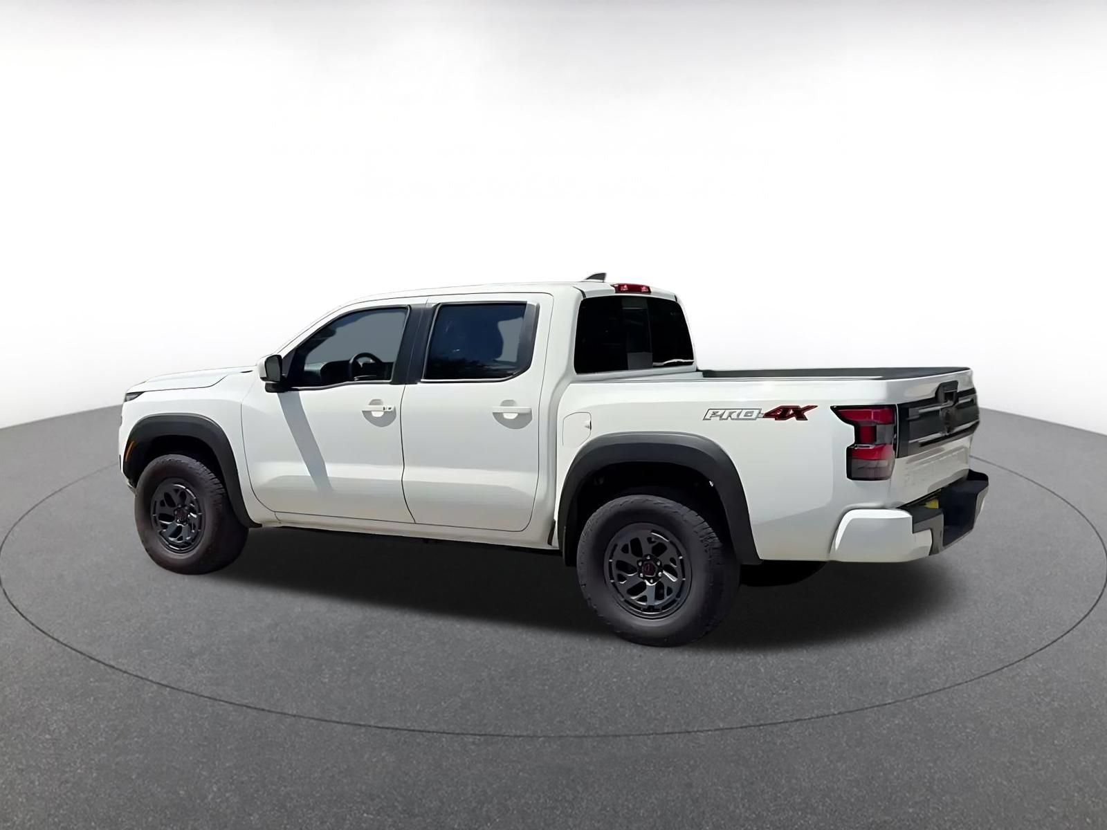 Used 2026 Nissan Frontier PRO-4X AWD/4WD image 9