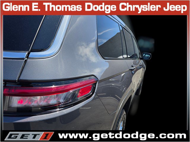 Used 2023 Jeep Grand Cherokee L Limited w/ Luxury Tech Group II AWD/4WD image 10