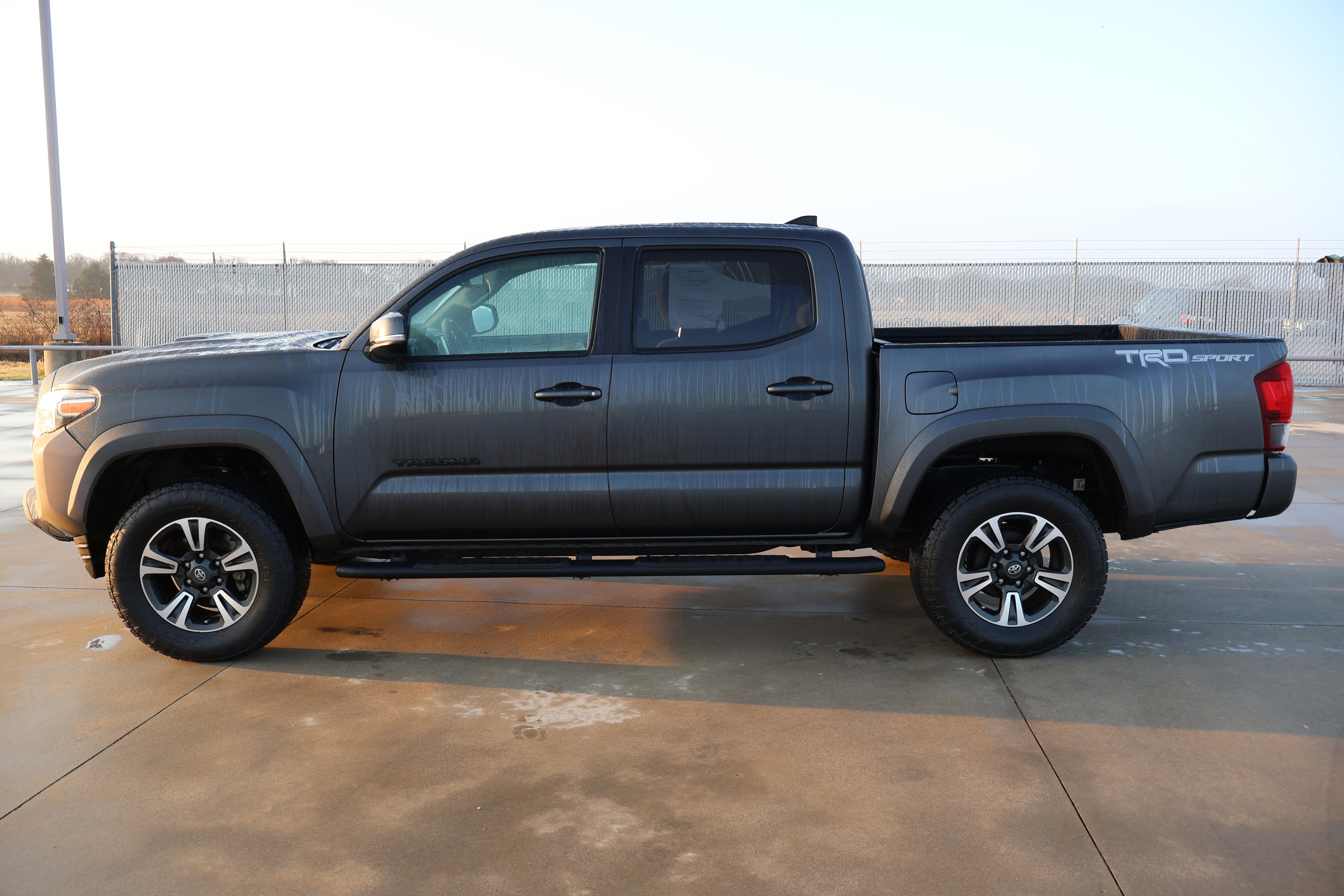 Used 2019 Toyota Tacoma TRD Sport image 2