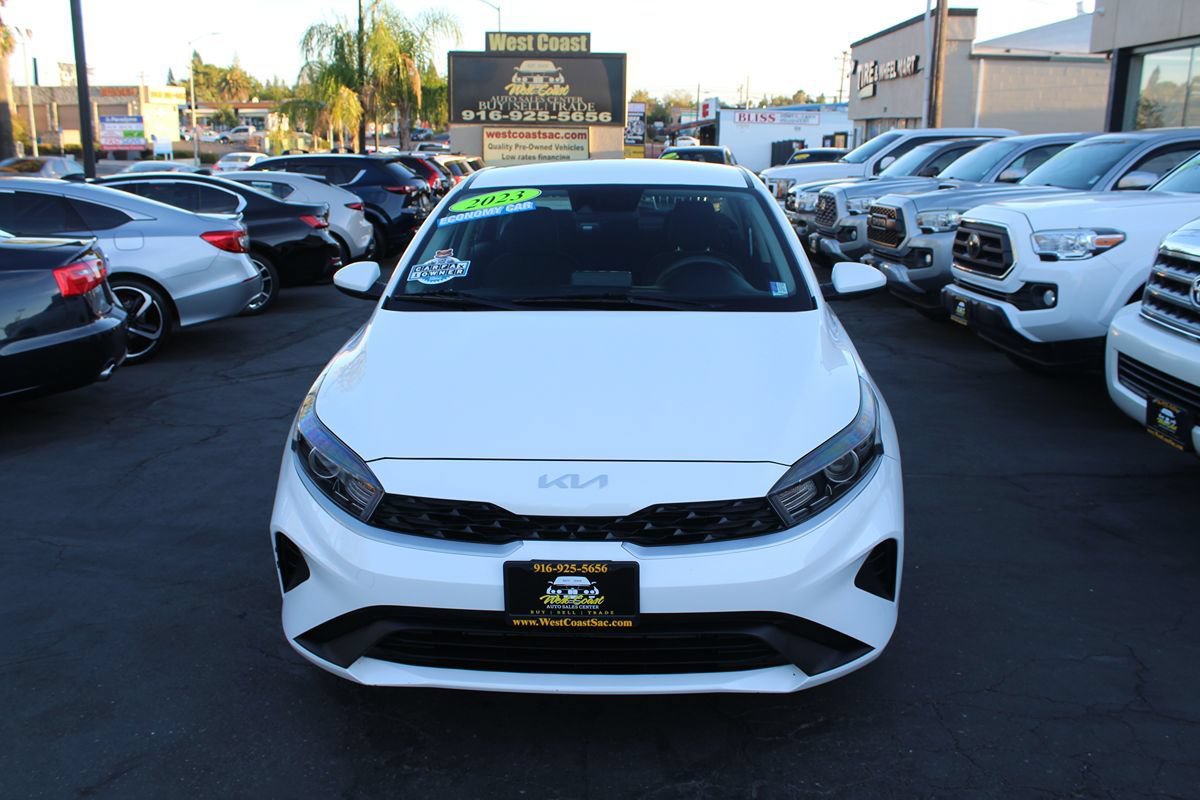 Used 2023 Kia Forte LXS FWD image 3