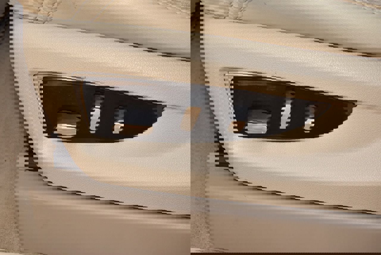 Used 2020 Cadillac Escalade Luxury image 38