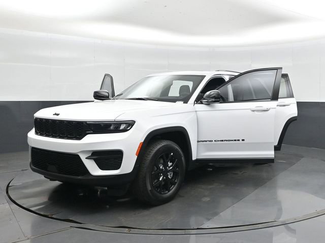 New 2025 Jeep Grand Cherokee Altitude image 40
